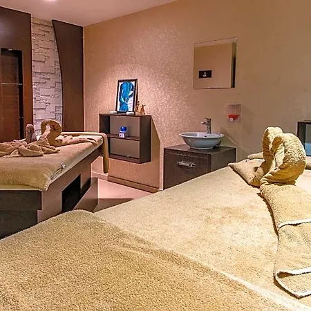 Hotel A11 Obakoy